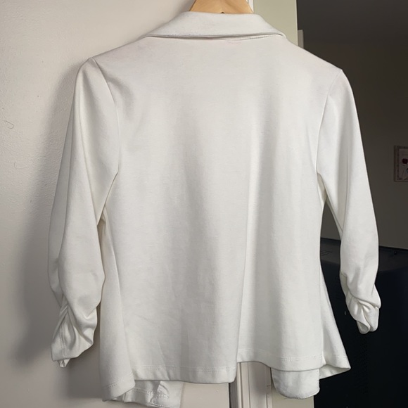 BUNDLE of whites - Picture 3 of 10